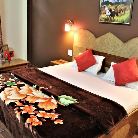 Hotel Ocean Inn มะนาลี ภายนอก รูปภาพ