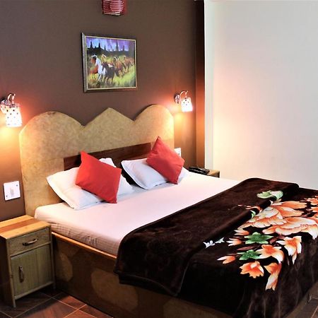 Hotel Ocean Inn มะนาลี ภายนอก รูปภาพ