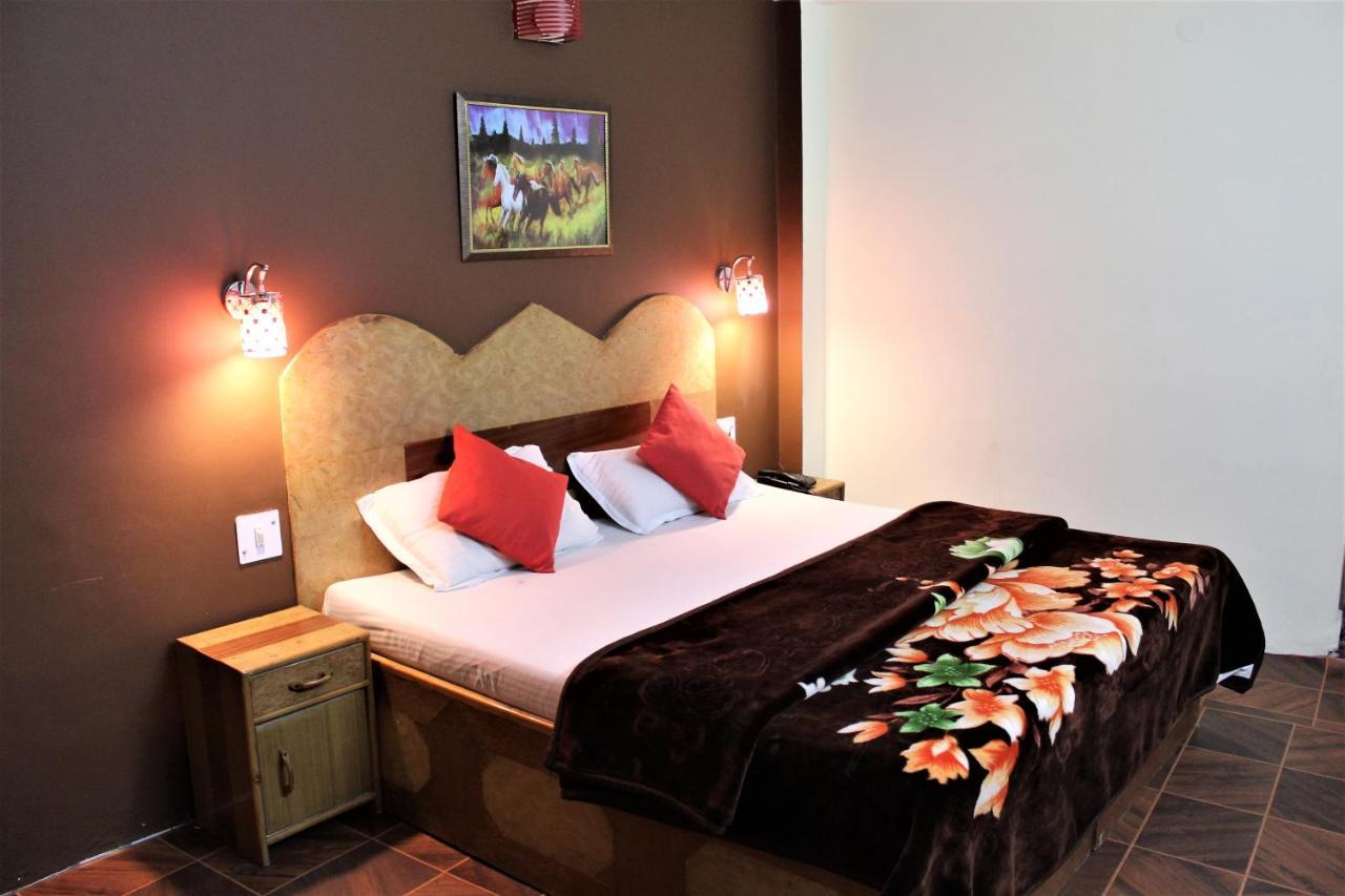 Hotel Ocean Inn มะนาลี ภายนอก รูปภาพ